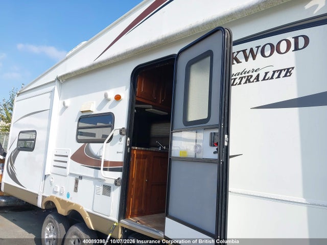 2011 Forest River Rockwood Tent Trailer მანქანა იყიდება აუქციონზე, vin: 4X4FRLD2XB1836872, აუქციონის ნომერი: 40089398