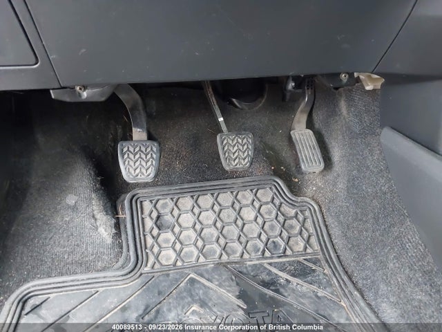 40089513 :رقم المزاد ، JTDKT923365022744 vin ، 2006 Toyota Yaris مزاد بيع