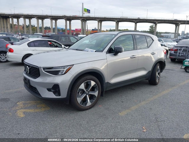 Volvo XC40 2024 YV4L12ULXR2228712 Image 2