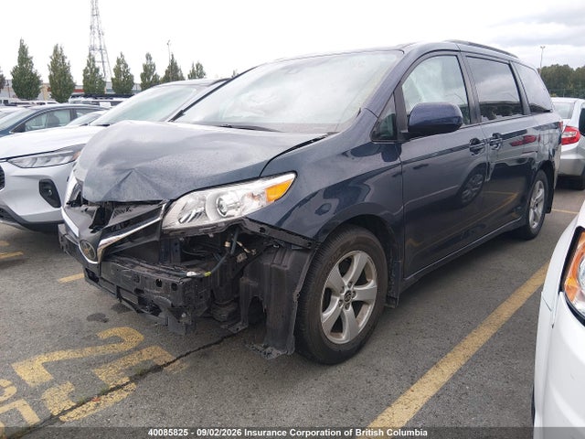 Toyota SIENNA LE 2020 5TDKZ3DC5LS072267 Image 2