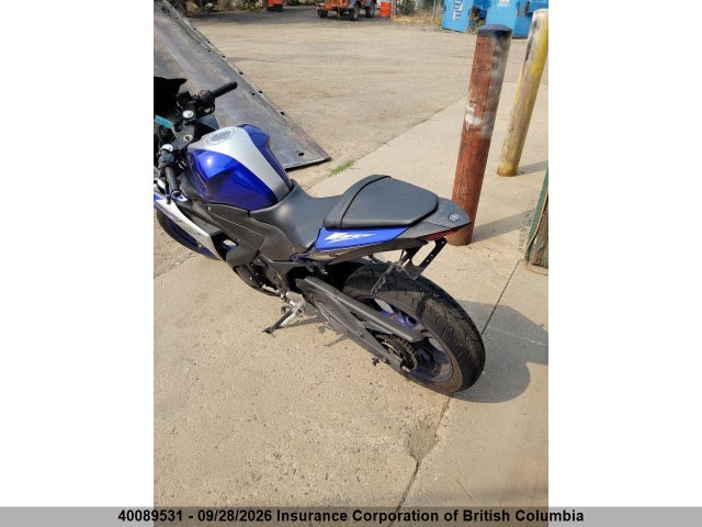 40089531 :رقم المزاد ، MH3RH06N5FK002537 vin ، 2015 Yamaha Yzfr3 مزاد بيع