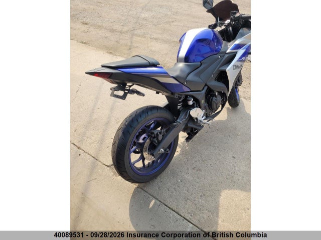 40089531 :رقم المزاد ، MH3RH06N5FK002537 vin ، 2015 Yamaha Yzfr3 مزاد بيع