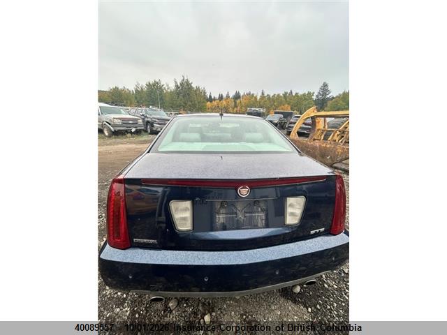 40089557 :رقم المزاد ، 1G6DW677050165885 vin ، 2005 Cadillac Sts مزاد بيع