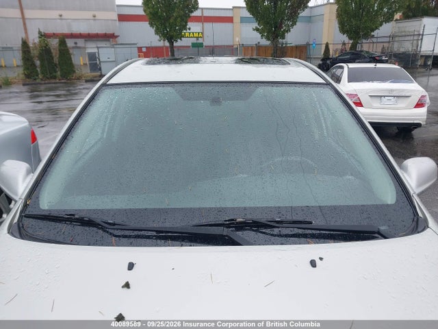 40089589 :رقم المزاد ، 2T1KR32E04C811317 vin ، 2004 Toyota Corolla Matrix Xr مزاد بيع