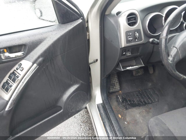 40089589 :رقم المزاد ، 2T1KR32E04C811317 vin ، 2004 Toyota Corolla Matrix Xr مزاد بيع