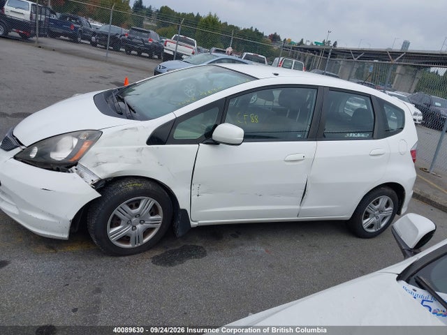 Honda Fit 2014 LUCGE8H59E3000160 Image 15