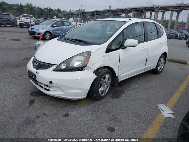 Honda Fit 2014 LUCGE8H59E3000160 Image 2