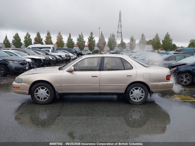 40087052 :رقم المزاد ، JT2GK12E8R0015553 vin ، 1994 Toyota Camry Le مزاد بيع