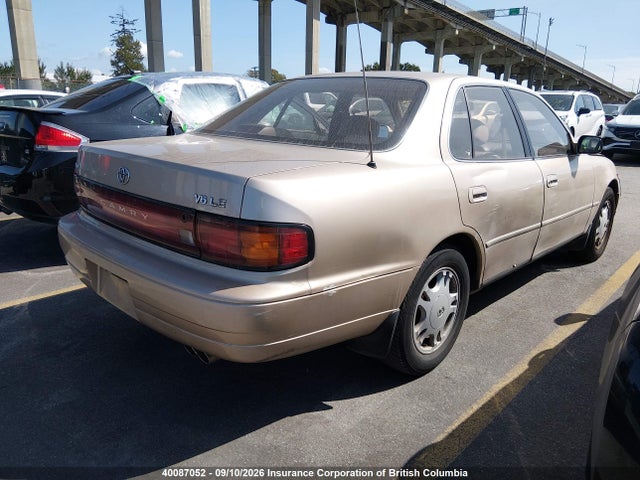 40087052 :رقم المزاد ، JT2GK12E8R0015553 vin ، 1994 Toyota Camry Le مزاد بيع
