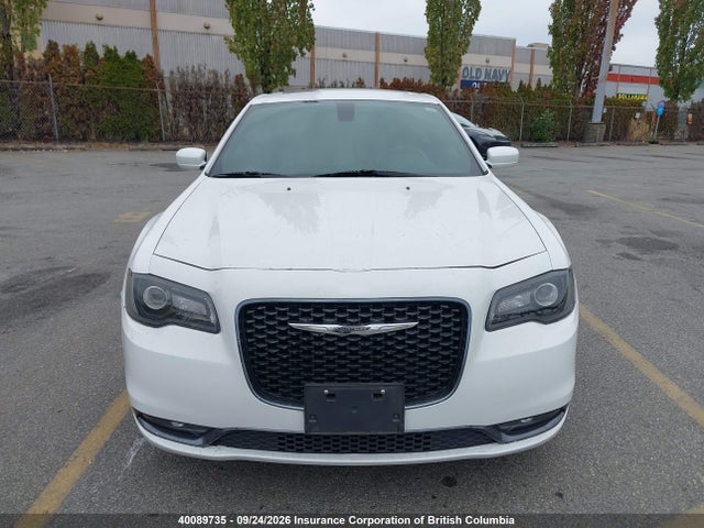 Auction sale of the 2018 Chrysler 300, vin: 2C3CCABG1JH192342, lot number: 40089735
