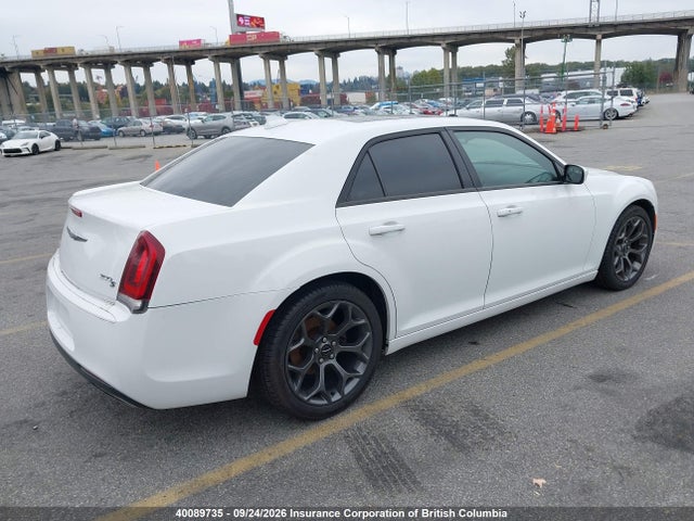 Auction sale of the 2018 Chrysler 300, vin: 2C3CCABG1JH192342, lot number: 40089735