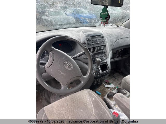 2010 Toyota Sienna Ce/le მანქანა იყიდება აუქციონზე, vin: 5TDKK4CC6AS306666, აუქციონის ნომერი: 40089772