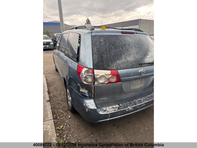 2010 Toyota Sienna Ce/le მანქანა იყიდება აუქციონზე, vin: 5TDKK4CC6AS306666, აუქციონის ნომერი: 40089772