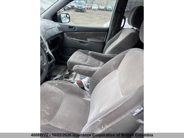 2010 Toyota Sienna Ce/le მანქანა იყიდება აუქციონზე, vin: 5TDKK4CC6AS306666, აუქციონის ნომერი: 40089772
