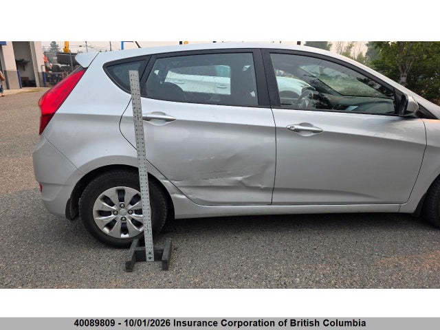 40089809 :رقم المزاد ، KMHCT5AE8DU134244 vin ، 2013 Hyundai Accent Gl مزاد بيع