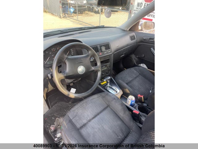 40089903 :رقم المزاد ، 9BWFL21J354005199 vin ، 2005 Volkswagen Golf مزاد بيع