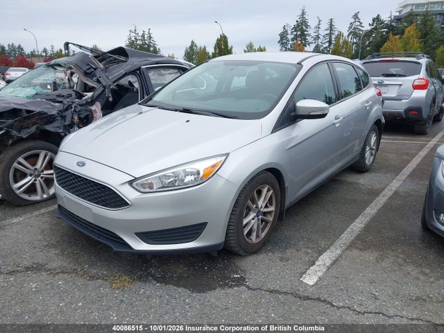 Ford FOCUS SE 2017 1FADP3K23HL261197 Image 2