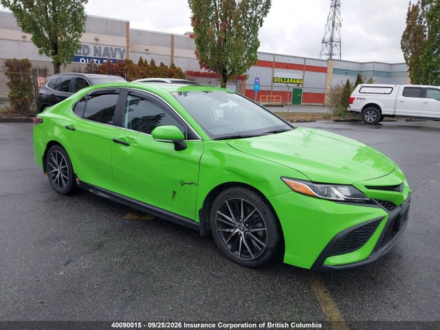 40090015 :رقم المزاد ، 4T1B21HK5PU019561 vin ، 2023 Toyota Camry مزاد بيع