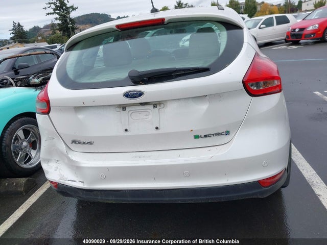 Ford Focus 2016 1FADP3R45GL334348 Image 16