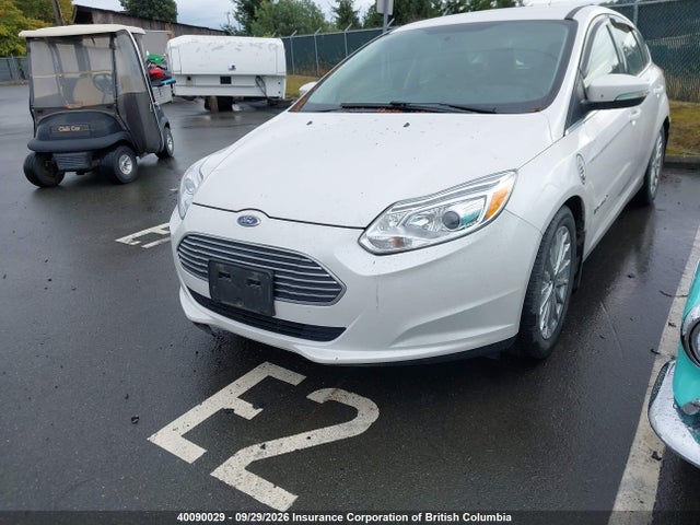 Ford Focus 2016 1FADP3R45GL334348 Image 2
