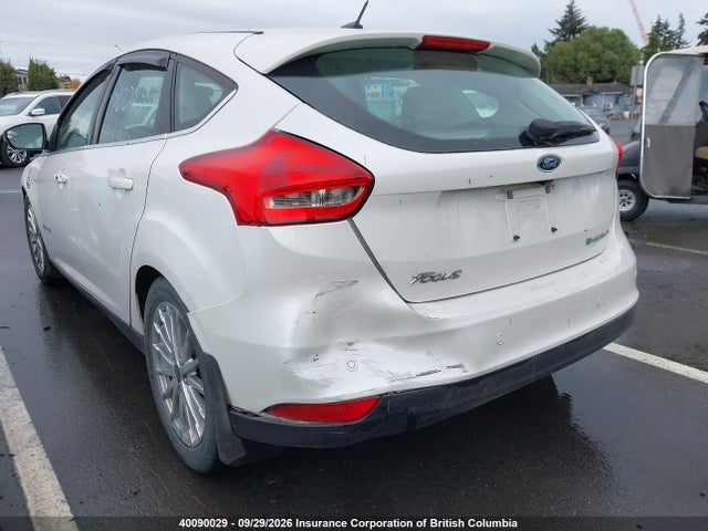 Ford Focus 2016 1FADP3R45GL334348 Image 3