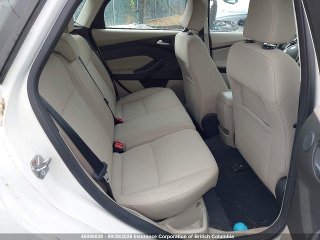 Ford Focus 2016 1FADP3R45GL334348 Image 8