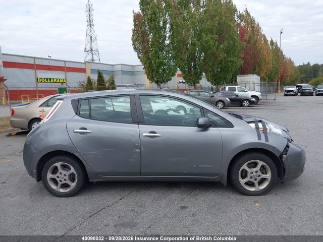 Nissan Leaf 2015 1N4AZ0CPXFC335217 Image 14