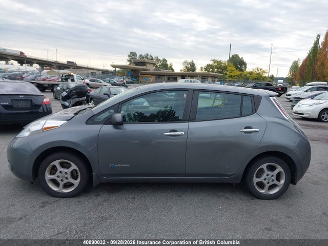 Nissan Leaf 2015 1N4AZ0CPXFC335217 Image 15