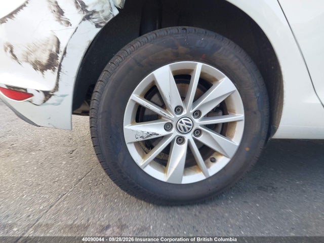 40090044 :رقم المزاد ، 3VW217AU6GM050700 vin ، 2016 Volkswagen Golf مزاد بيع