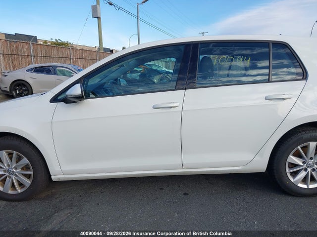 40090044 :رقم المزاد ، 3VW217AU6GM050700 vin ، 2016 Volkswagen Golf مزاد بيع