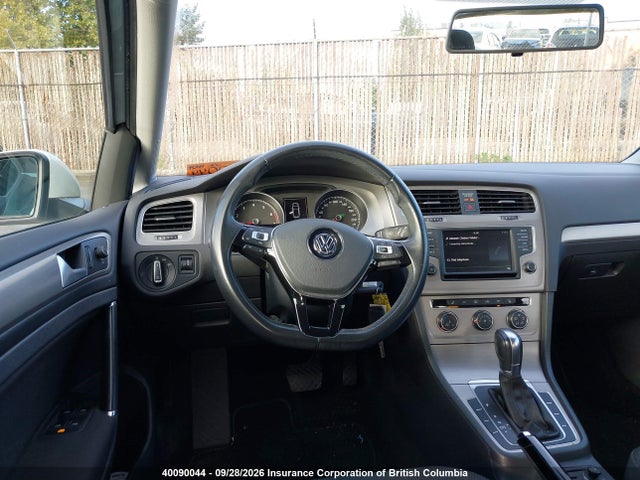 40090044 :رقم المزاد ، 3VW217AU6GM050700 vin ، 2016 Volkswagen Golf مزاد بيع