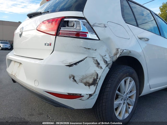 40090044 :رقم المزاد ، 3VW217AU6GM050700 vin ، 2016 Volkswagen Golf مزاد بيع