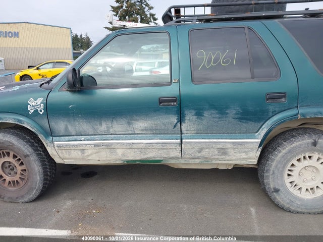 40090061 :رقم المزاد ، 1GNDT13W2V2113353 vin ، 1997 Chevrolet Blazer مزاد بيع