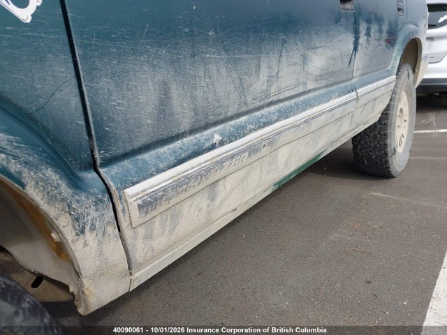 40090061 :رقم المزاد ، 1GNDT13W2V2113353 vin ، 1997 Chevrolet Blazer مزاد بيع