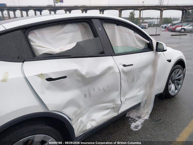 Tesla Model Y 2026 7SAYGDEE3TF323042 Image 6