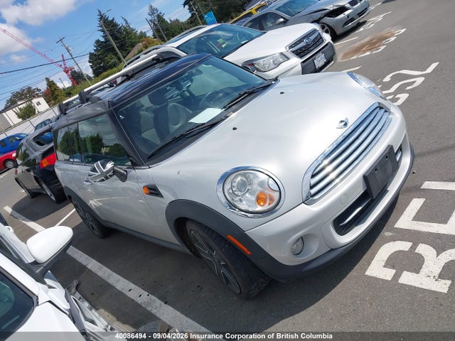 40086494 :رقم المزاد ، WMWZF3C58BTY00073 vin ، 2011 Mini Cooper Clubman مزاد بيع