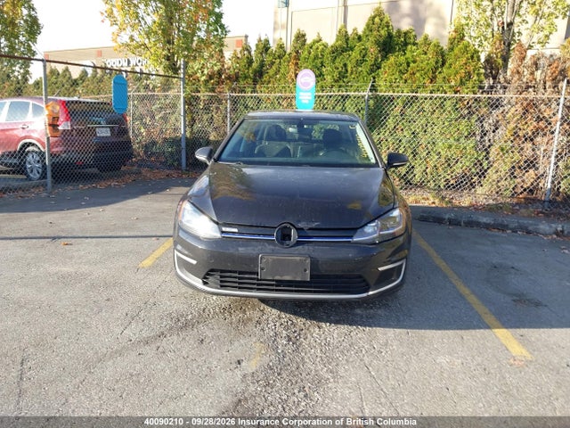 40090210 :رقم المزاد ، WVWPR7AU9HW951434 vin ، 2017 Volkswagen Golf مزاد بيع