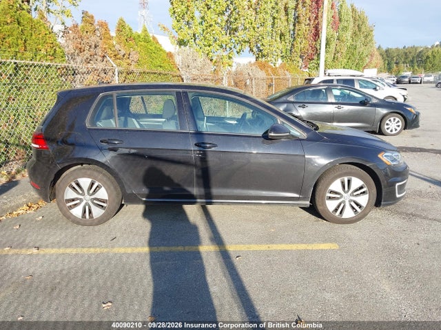 40090210 :رقم المزاد ، WVWPR7AU9HW951434 vin ، 2017 Volkswagen Golf مزاد بيع