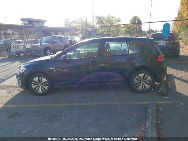 40090210 :رقم المزاد ، WVWPR7AU9HW951434 vin ، 2017 Volkswagen Golf مزاد بيع