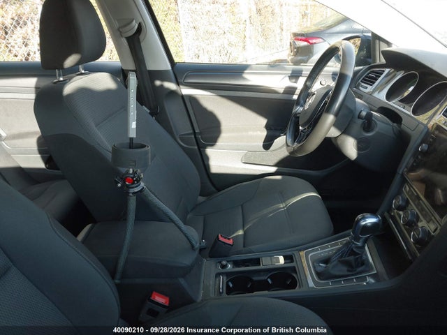 40090210 :رقم المزاد ، WVWPR7AU9HW951434 vin ، 2017 Volkswagen Golf مزاد بيع