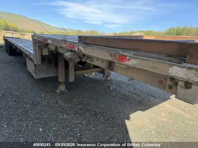 40090245 :رقم المزاد ، 2LDSA53303C038897 vin ، 2003 Lode King Industries Flat Deck مزاد بيع