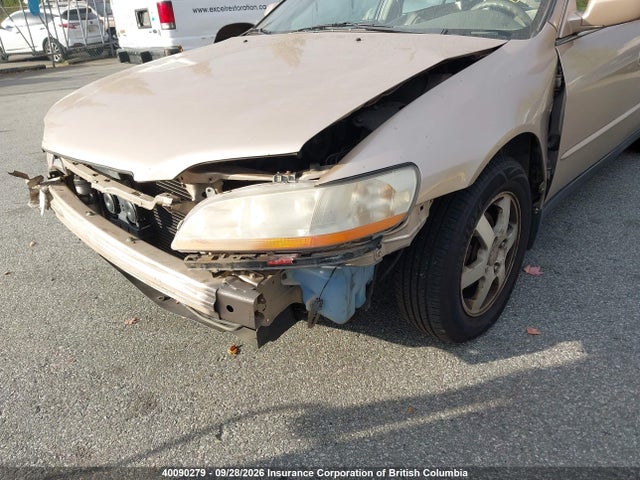 Продажа на аукционе авто 2000 Honda Accord Special Edition, vin: 1HGCG5675YA812590, номер лота: 40090279