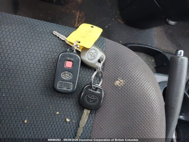 Продажа на аукционе авто 2005 Toyota Corolla Matrix Xr, vin: 2T1KR32E25C882715, номер лота: 40090292
