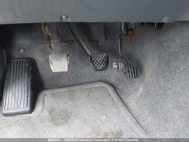 40090351 :رقم المزاد ، 2CNBJ13C7X6927110 vin ، 1999 Chevrolet Tracker مزاد بيع
