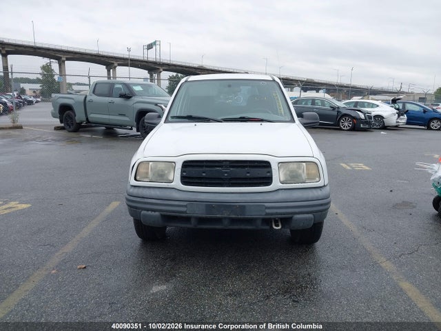 40090351 :رقم المزاد ، 2CNBJ13C7X6927110 vin ، 1999 Chevrolet Tracker مزاد بيع