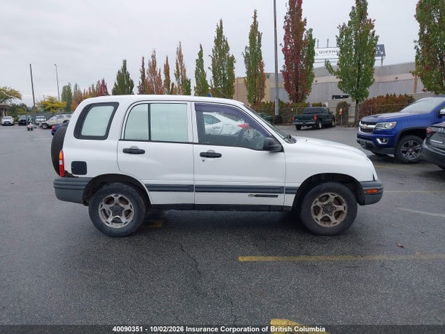 40090351 :رقم المزاد ، 2CNBJ13C7X6927110 vin ، 1999 Chevrolet Tracker مزاد بيع