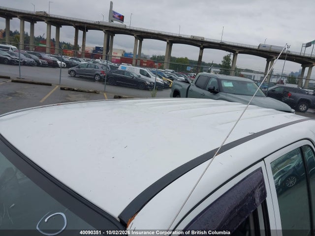 40090351 :رقم المزاد ، 2CNBJ13C7X6927110 vin ، 1999 Chevrolet Tracker مزاد بيع