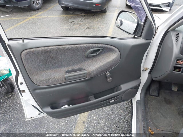 40090351 :رقم المزاد ، 2CNBJ13C7X6927110 vin ، 1999 Chevrolet Tracker مزاد بيع