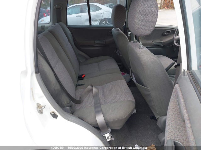 40090351 :رقم المزاد ، 2CNBJ13C7X6927110 vin ، 1999 Chevrolet Tracker مزاد بيع