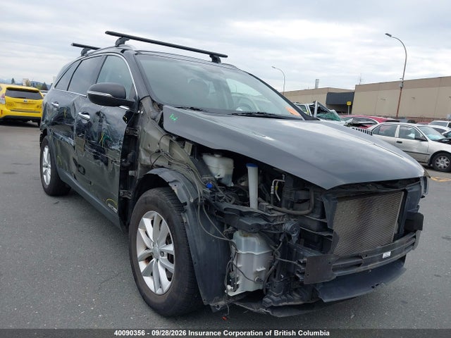40090356 :رقم المزاد ، 5XYPGDA55JG379066 vin ، 2018 Kia Sorento Lx/l مزاد بيع